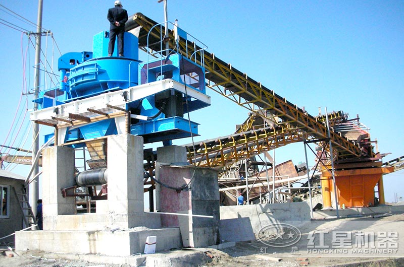 機制砂生產線上的制砂機設備