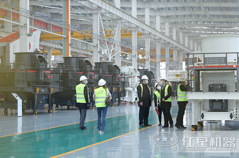 客戶來(lái)廠參觀考察設(shè)備